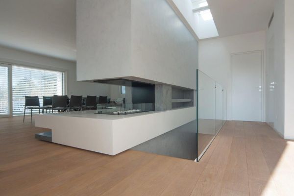 serie-ego-glass-scatole-in-legno-per-i-gradini-realizzati-con-listelli-di-pavimento-del-cliente-ancoraggio-in-vetro-extrachiaro-prolungata-come-balaustra-e-coperta-parte-della-soletta-con-panello-mdf-bianco-11C7732BD-98C7-CD83-C012-5F6571A020F3.jpg